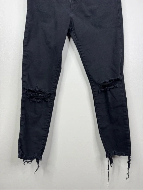 Levi's Wedgie Skinny Jeans Black Distressed Raw Hem High Rise Button Fly Size 29 - Picture 4 of 8